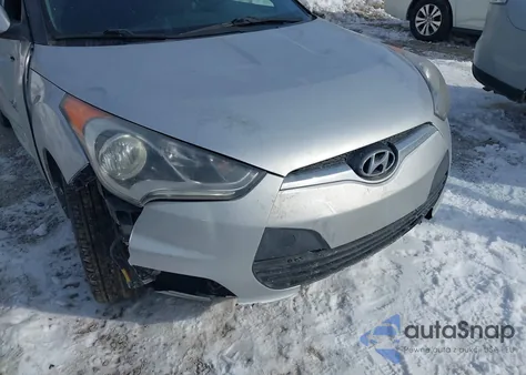 2016 Hyundai Veloster z USA, uszkodzony, nr VIN KMHTC6AD4GU273952